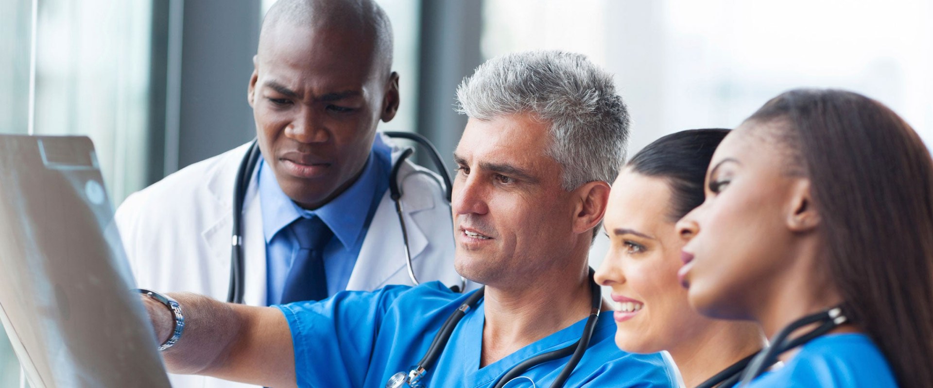 10 Tips to Get Into Medical School From Doctors and Medical Students
